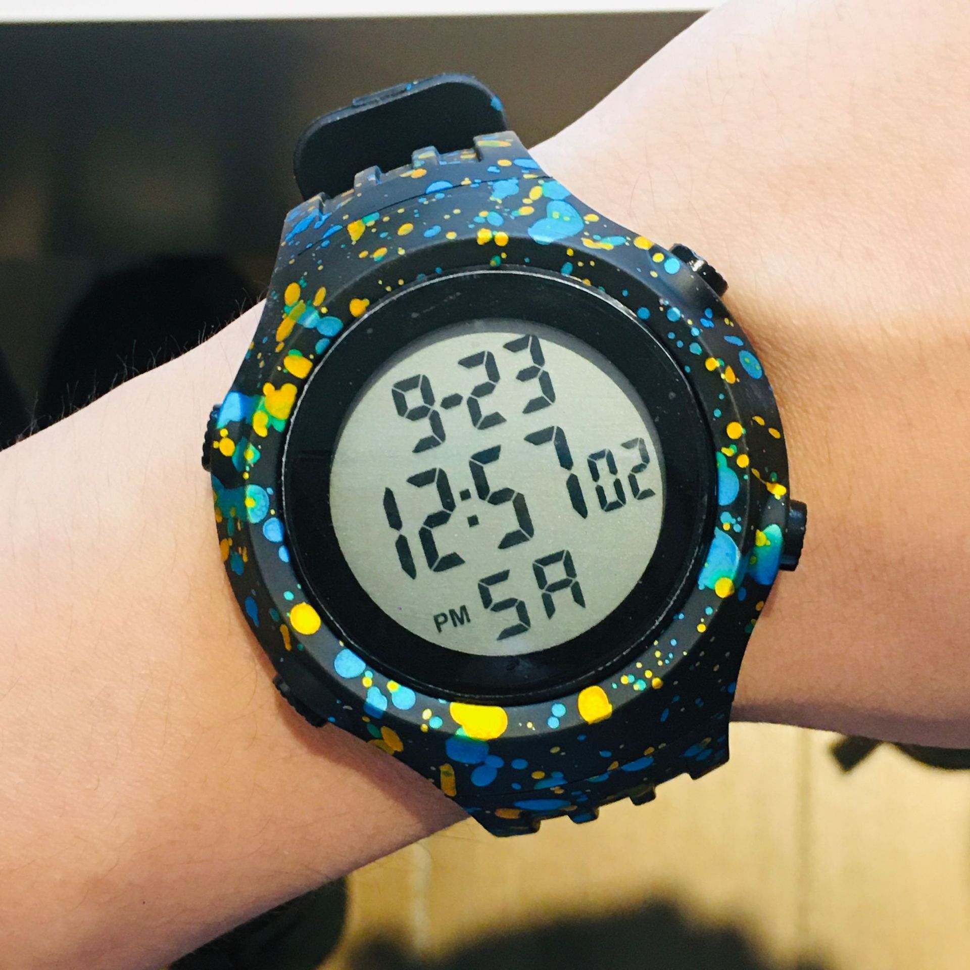 创意大屏幕学生运动电子表 防水涂鸦多功能防水表 韩版男女款手表