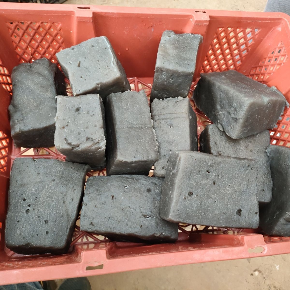 四川凉山特产魔芋块新鲜 纯手工 农家魔芋豆腐 黑魔芋块 生魔芋蛋