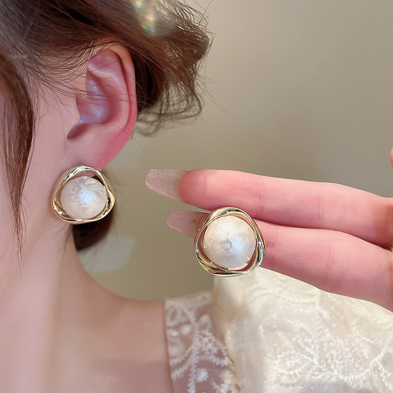 New S925 Silver Needle Stud Earrings Fashion Pearl Hot Earrings Fairy Fresh Simple Temperament Jewelry Wholesale Female