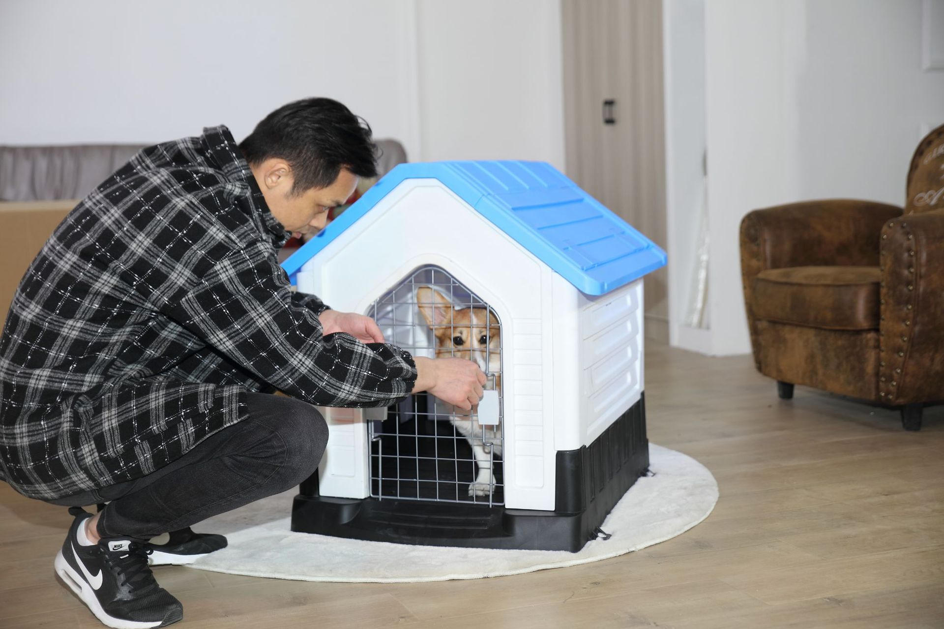 大号户外防雨防晒透气狗屋大中小型宠物窝冬季保暖可拆洗塑料狗窝