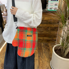 韩版布格子创意大号手套包包女甜美冬日斜挎包学生日常收纳手机包