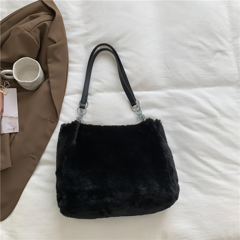 Foreign Trade Popular Simple Sense Small Bag Female 2022 New Autumn and Winter Texture Furry Messenger Bag Handbag