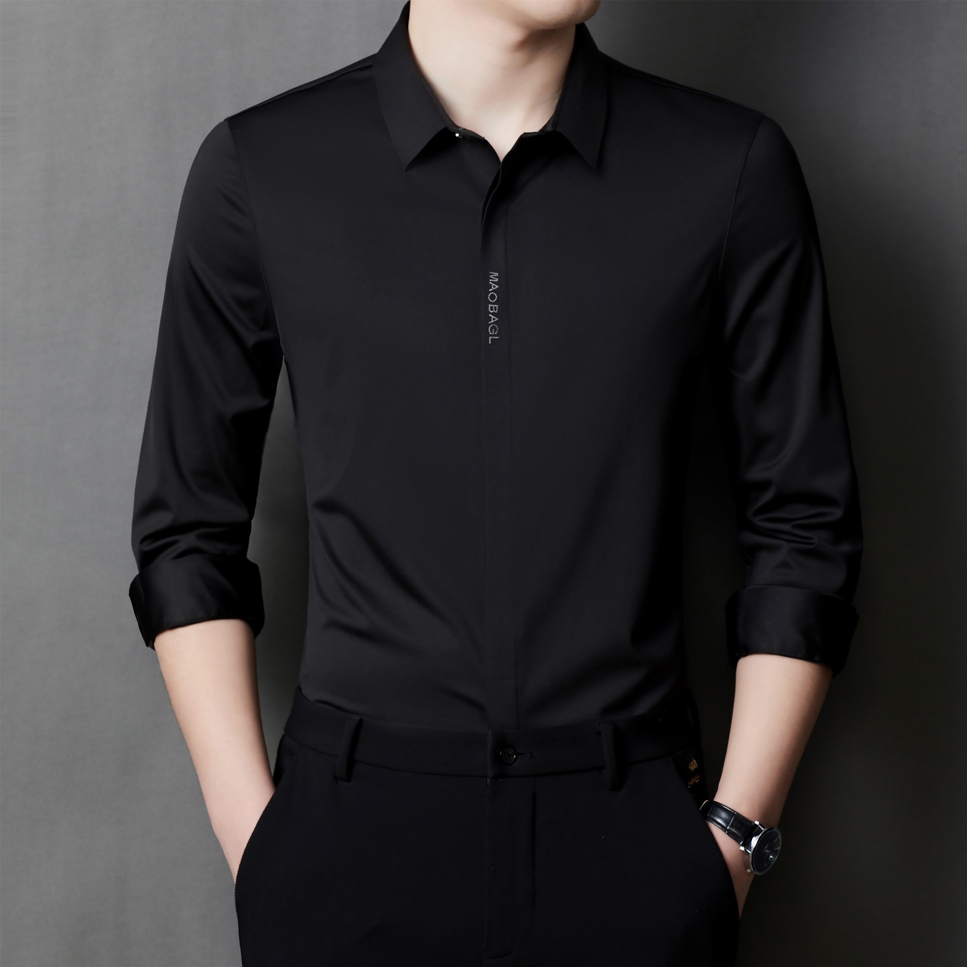 夏季青年宽松型纯色黑色纯棉薄款翻领衬衫现货