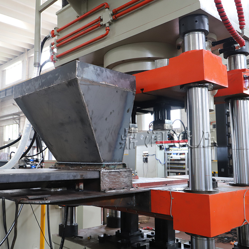 630吨盐砖全自动粉末成型设备 630t牛羊舔砖机5kg盐砖 四柱液压机