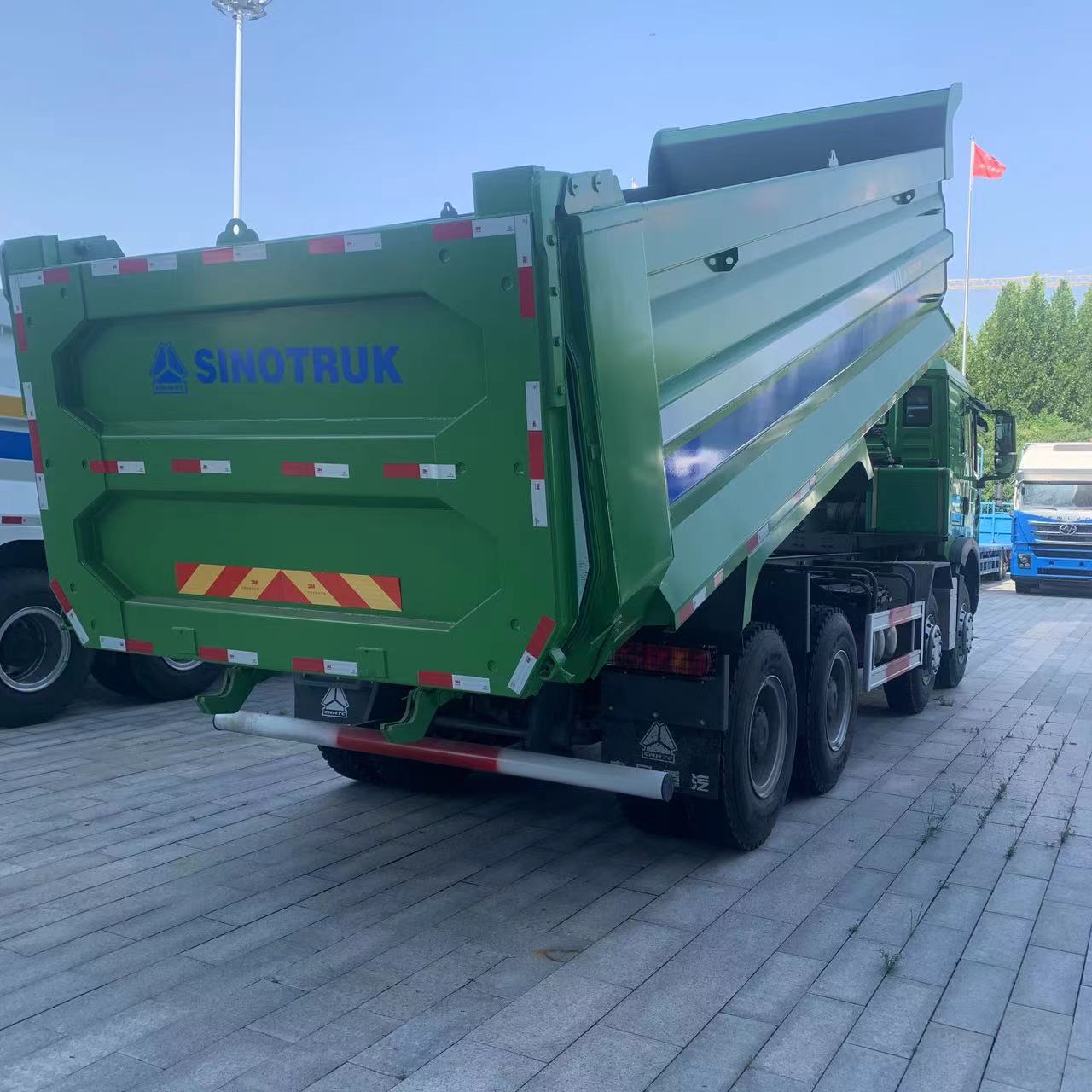 跨境出口豪沃自卸车豪沃前四后八自卸车/豪沃375马力工程车