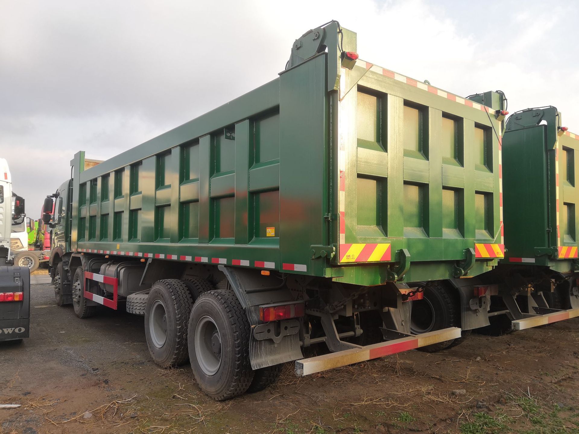 库存自卸车豪沃t7曼机440马力自卸车8.8米车厢18953179828