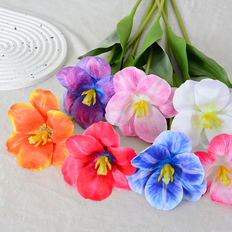 Foreign Trade Blue Flap Tulip Factory Big Flower Feel Tulip White Wedding Soft Outfit Hand Holding Fake Flower Batch