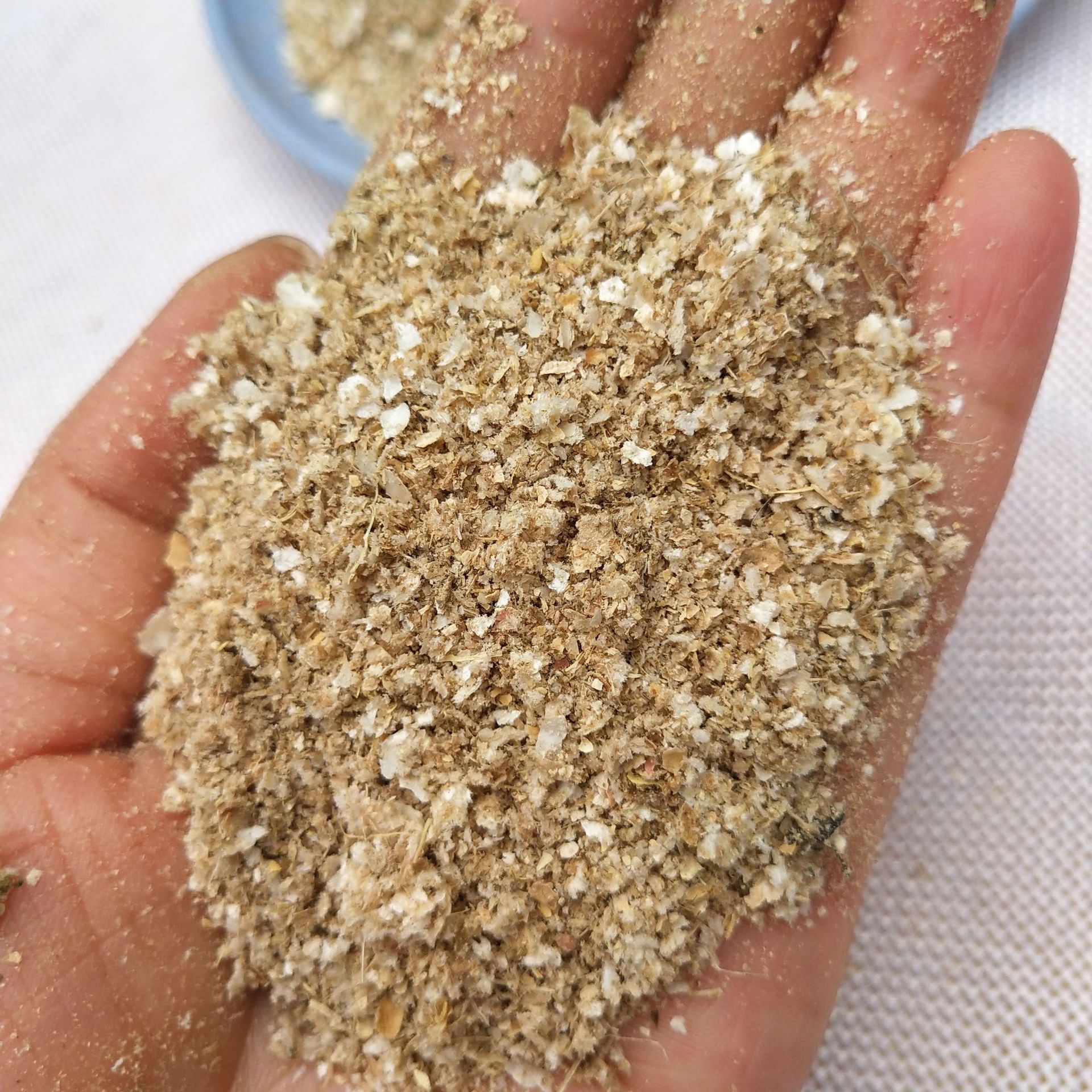 常年供应养殖猪牛羊动物饲料原料用花生壳粉 花生糠 货源稳定