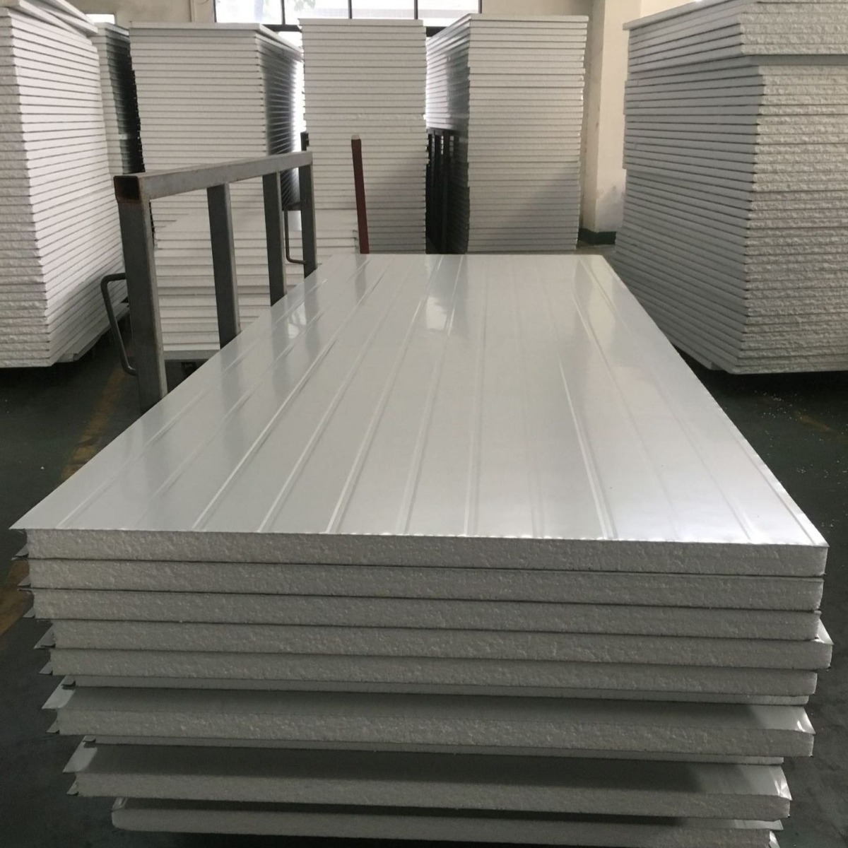 50mm泡沫夹芯彩钢板 机制泡沫板彩钢板净化板 泡沫夹芯板厂家批发