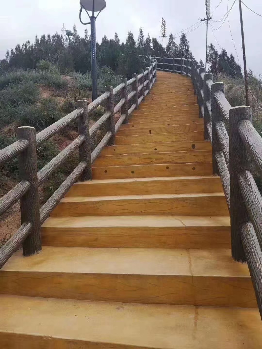 江西水泥仿木护栏公园河道景观市政混凝土户外防护栏仿木纹栏杆