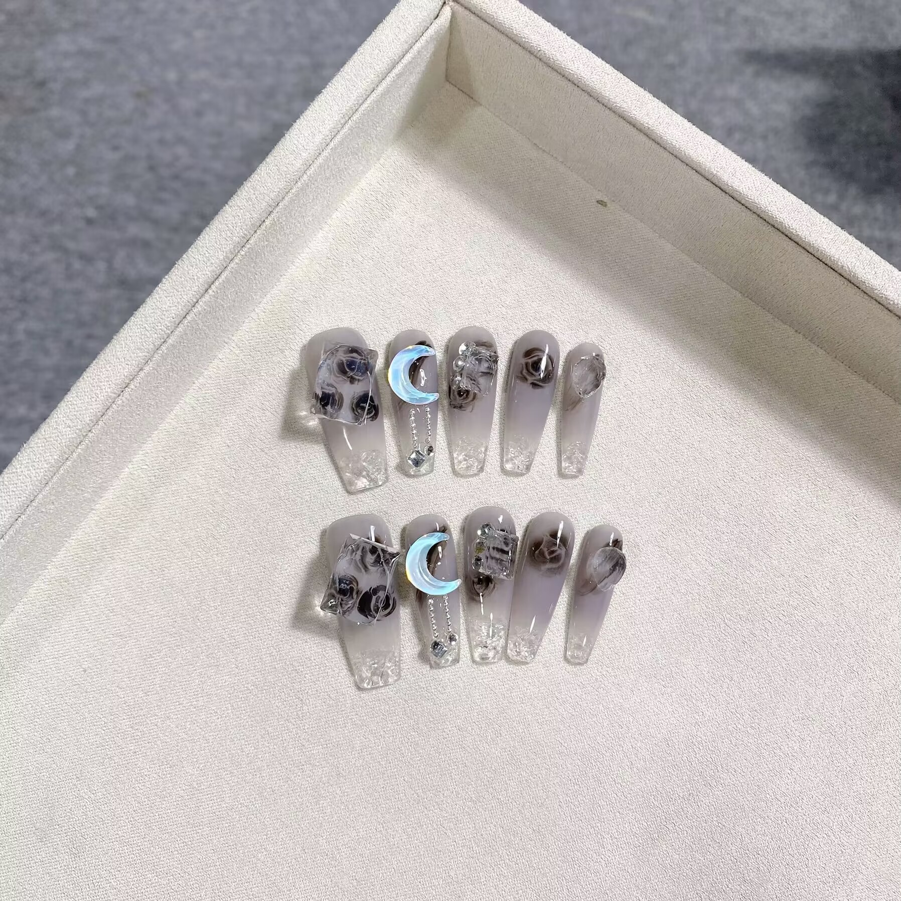 黑玫瑰 纯手工穿戴甲成品批发长款碎冰感显白高级美甲爆款渐变