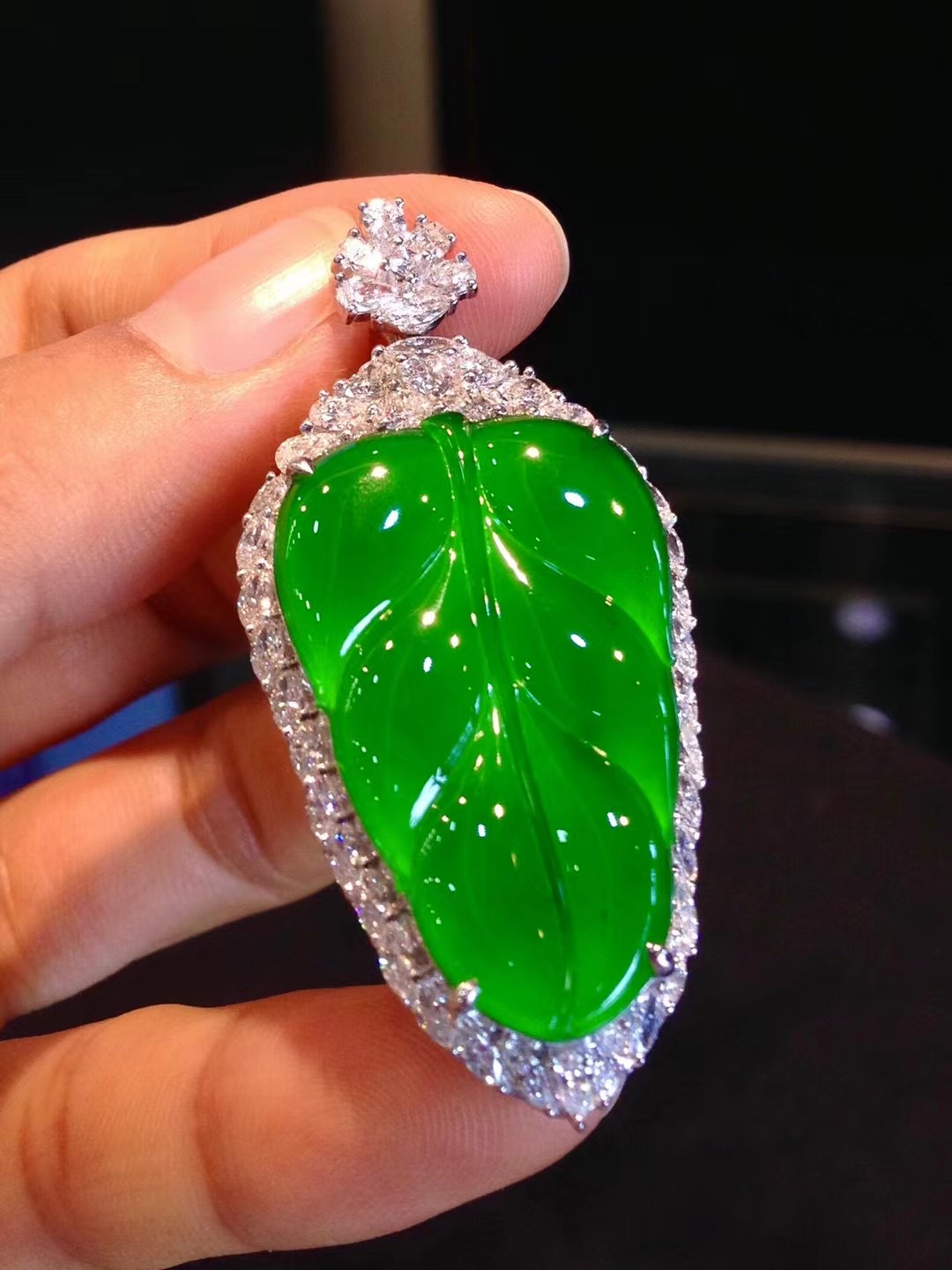 缅甸正冰翡翠满绿叶子吊坠女s925镶嵌金枝玉叶小树叶帝王绿项链女