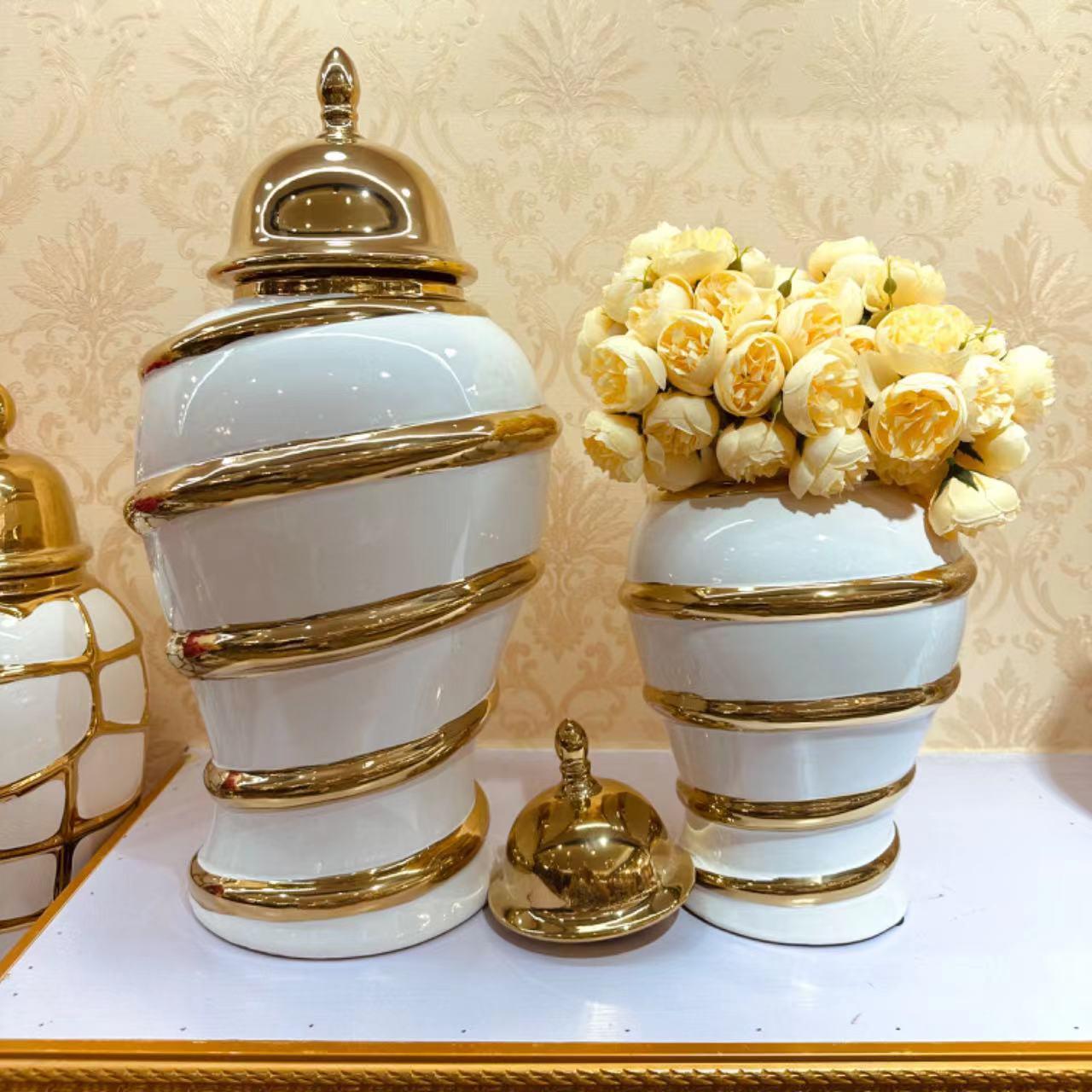 Export European-Style Electroplated Gold Ceramic Hat-Covered Jar Vase Decoration Light Luxury Craft Model Room Soft Decoration Entrance Decoration