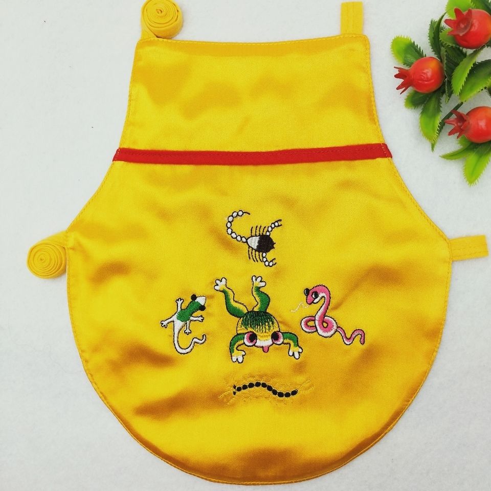 婴幼儿宝宝肚兜丝刺绣五毒虫小孩夏季护肚围红色绣花暖肚