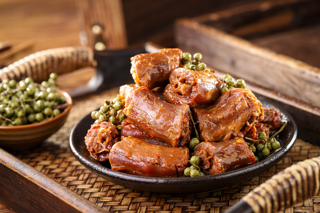 鸭翅110g,香辣鸭翅110g,藤椒鸭锁骨85g,香辣鸭锁骨85g,藤椒鸭脖90g,香