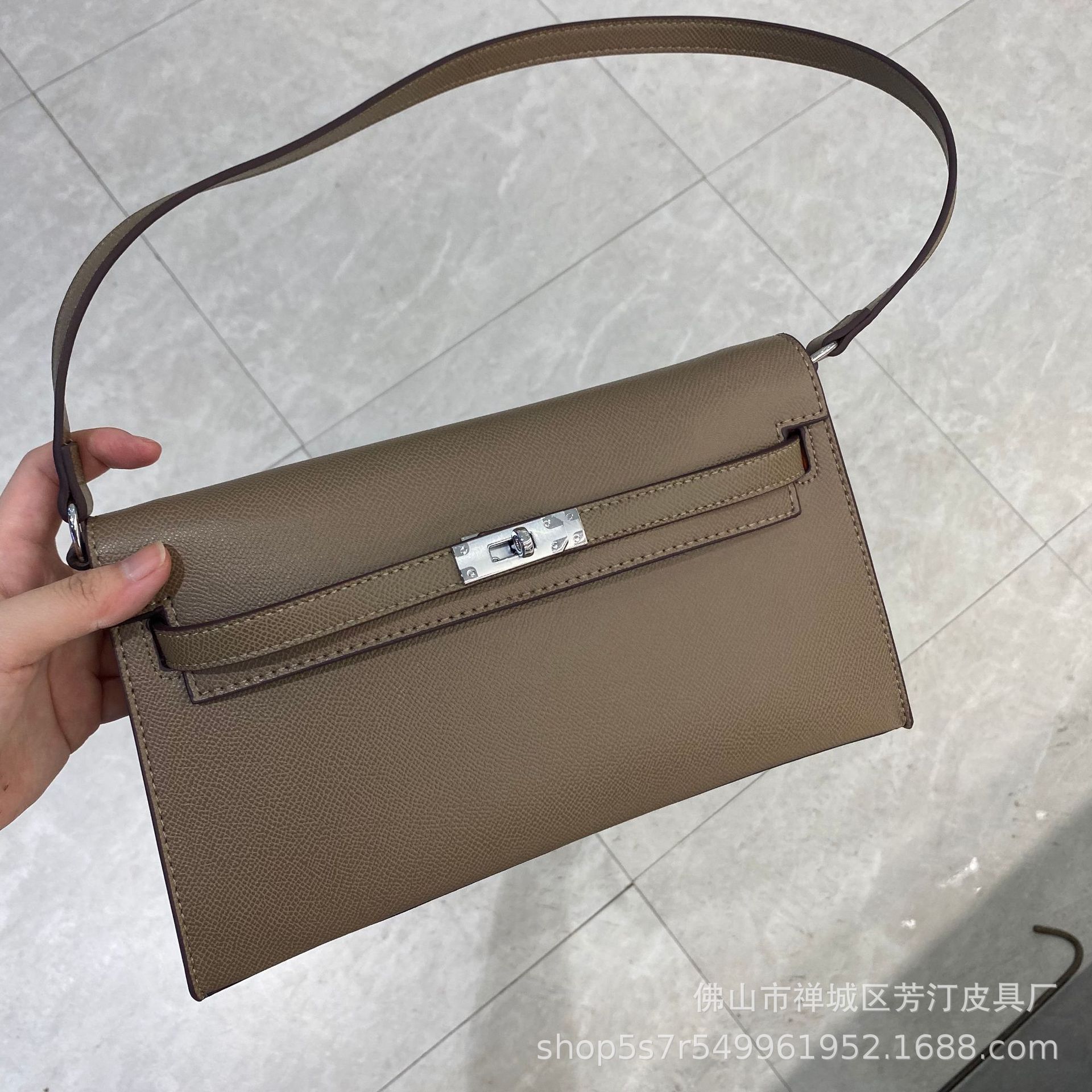 2条肩带)横版凯莉包包女手掌纹银扣真皮牛法棍单肩腋下斜挎经典