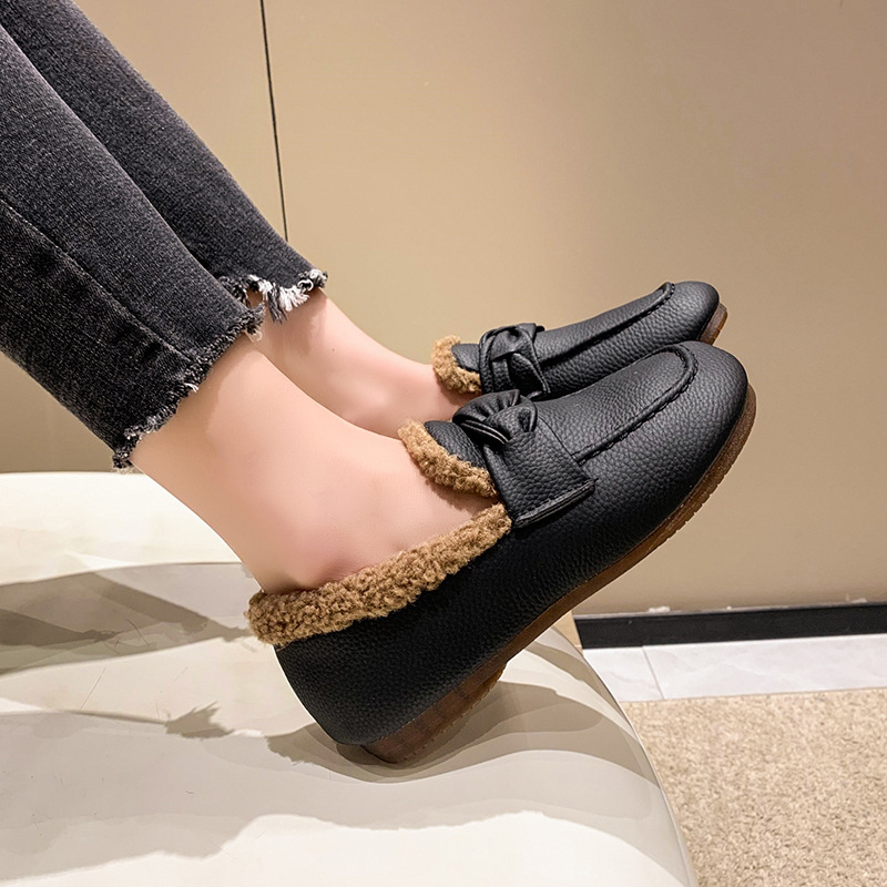 Leather Flat Shoes 2023 Autumn and Winter New Soft Bottom Soft Surface Fashion Casual Fleece-lined Peas Shoes Slip-on Mom Shoes