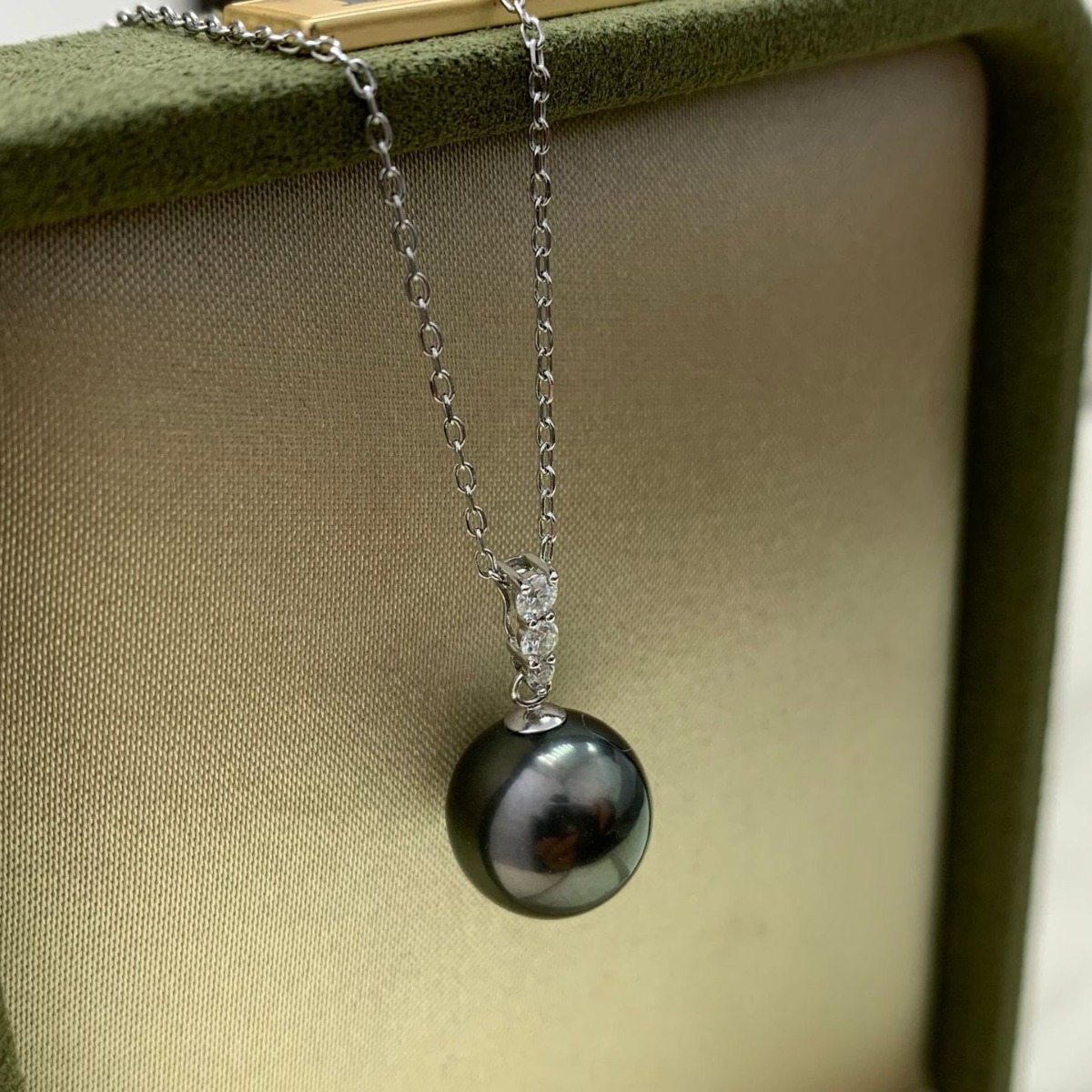 天然海水珍珠大溪地黑珍珠正圆强光微瑕18k金吊坠项链简约气质