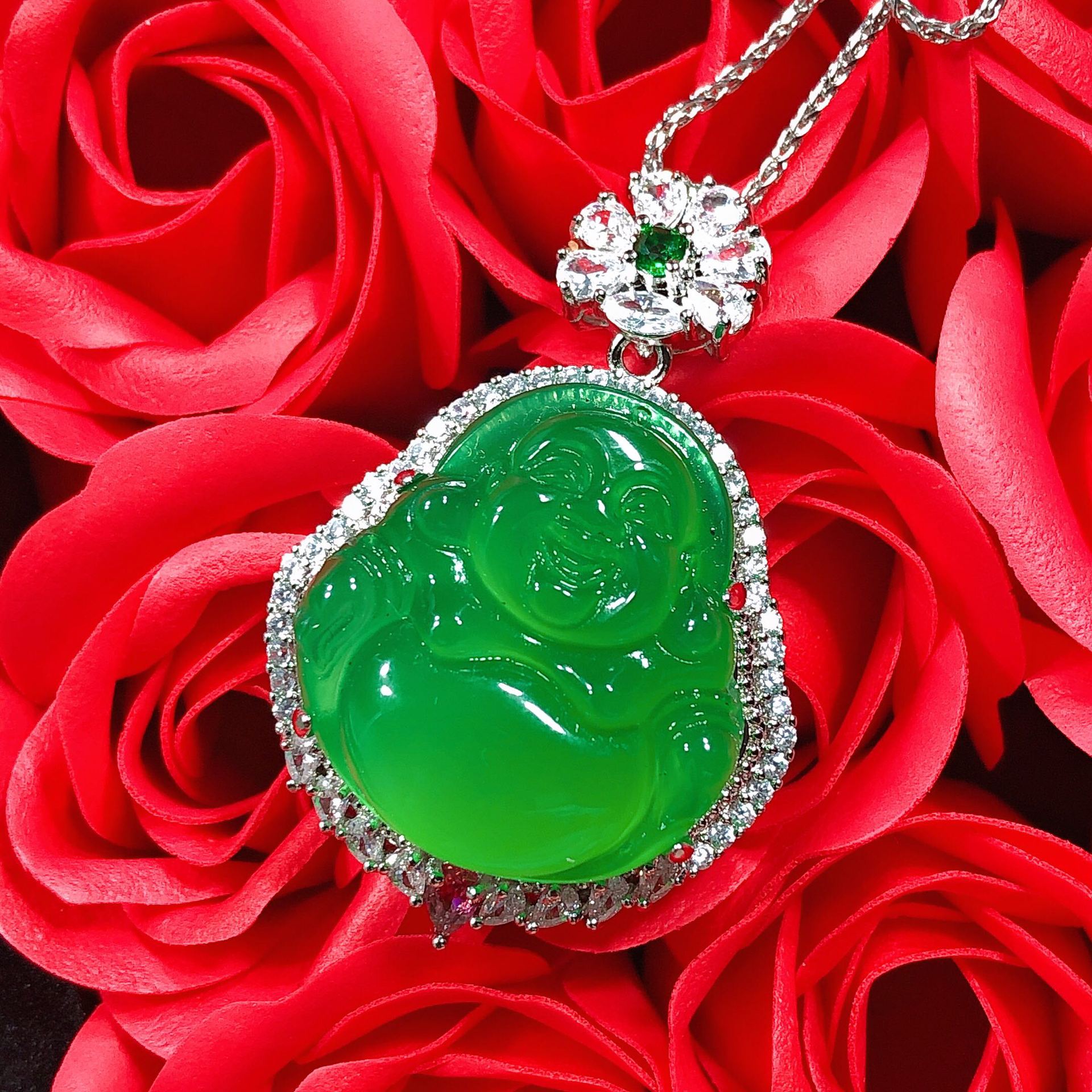 批发绿玉髓佛公镶嵌翡翠色帝王绿冰种笑面佛吊坠戒指女项链挂件