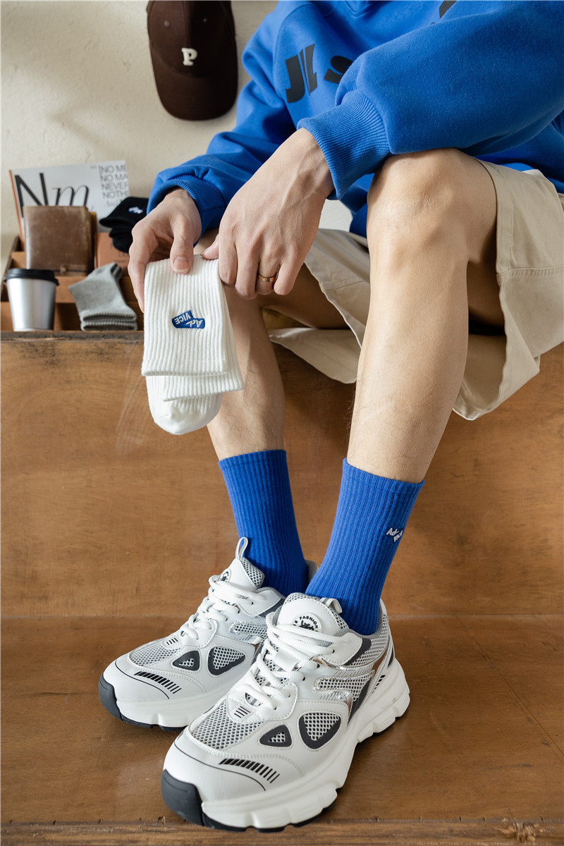 黑色袜子男中筒袜春秋外穿全身橡筋刺绣字母网红款运动高腰长筒袜