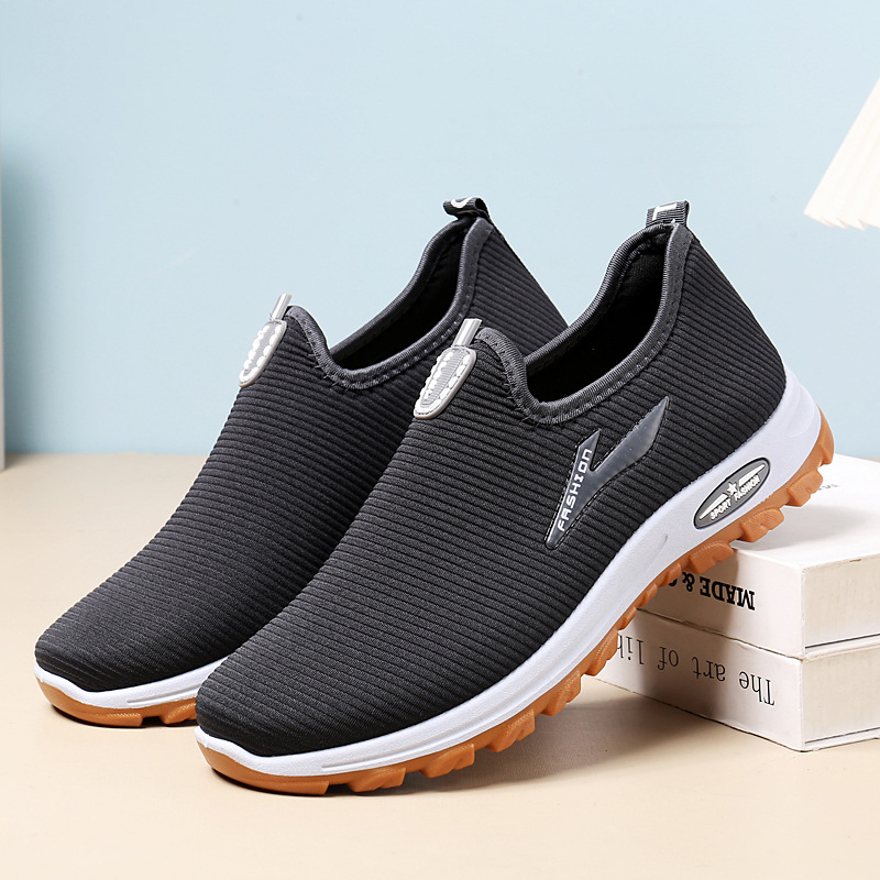 鞋子男春秋季新款老北京布鞋百搭休闲运动单鞋中老年一脚蹬工作鞋