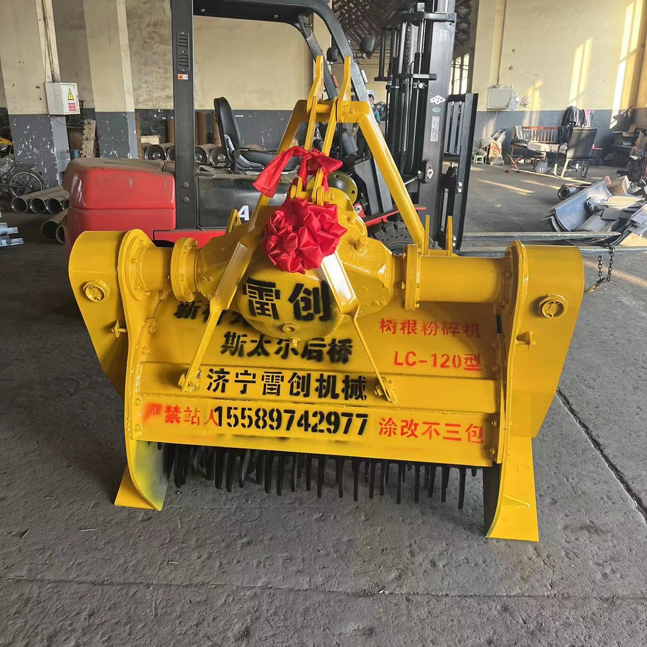 大箱体果园树墩破碎机 新后桥树根破碎机拖拉机带动树桩打烂机