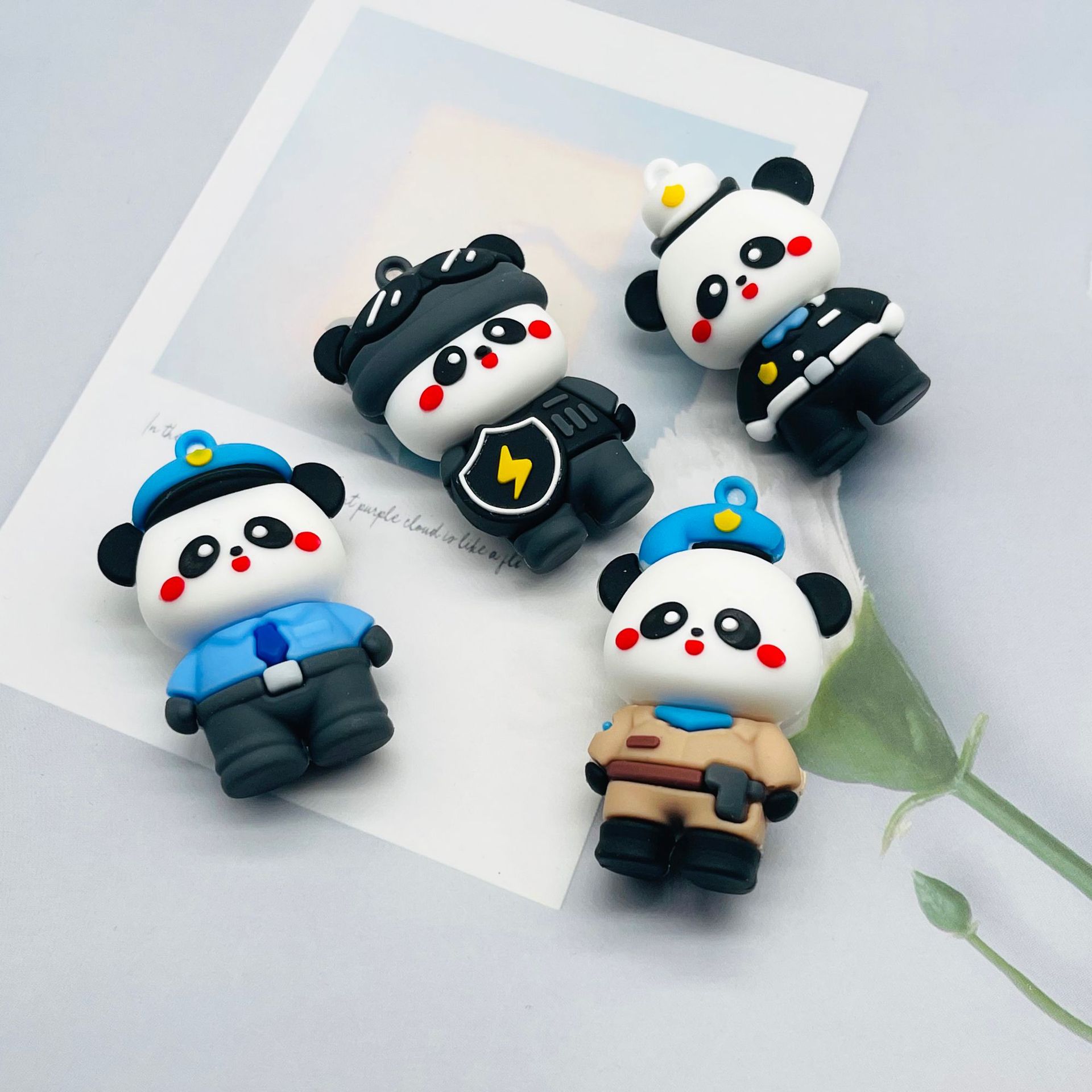 卡通熊猫公仔钥匙扣包包挂件熊猫警察立体钥匙链饰品配饰批发