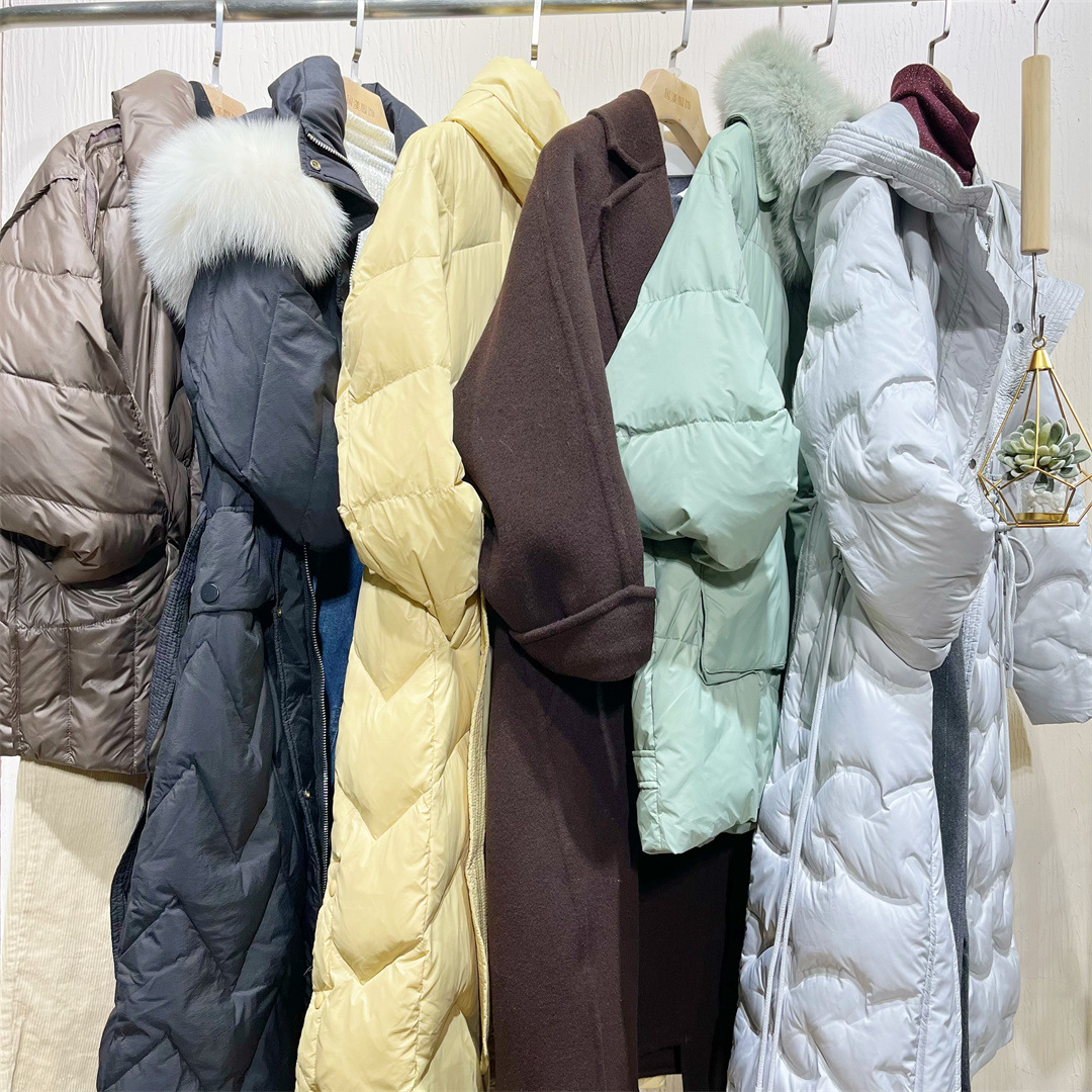 依熏冬季白鸭绒羽绒服高端品牌折扣女装撤柜尾货清仓库存走份批发