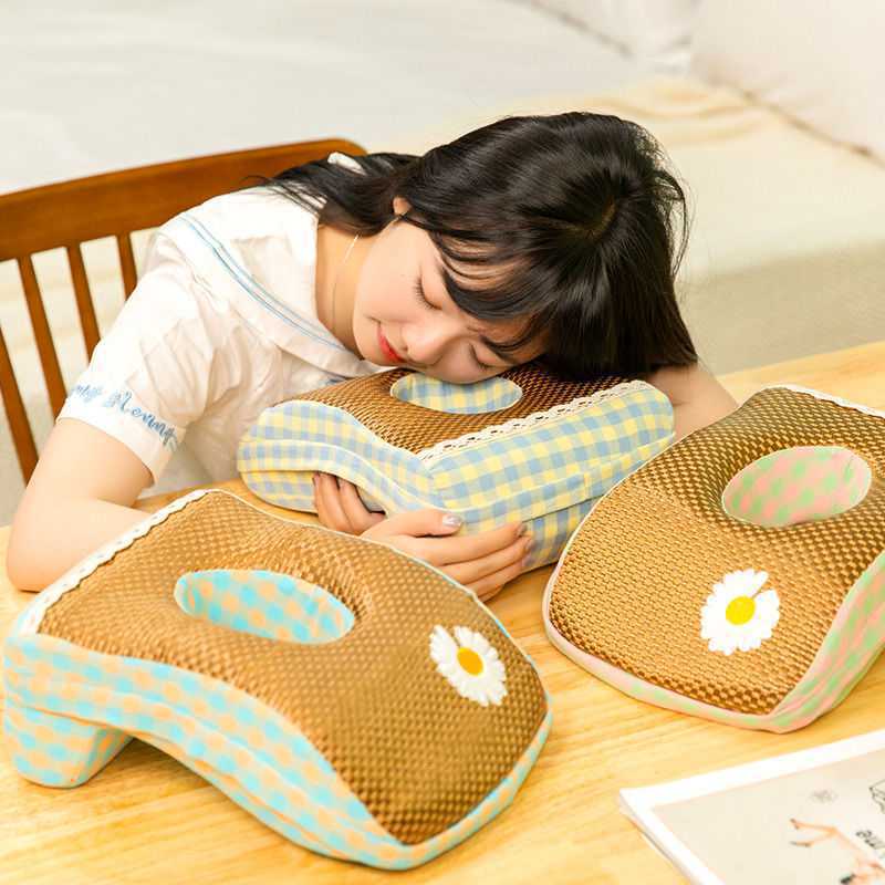 雏菊午睡枕学生午休趴桌上趴睡枕办公室午睡枕女生睡觉抱枕夏季