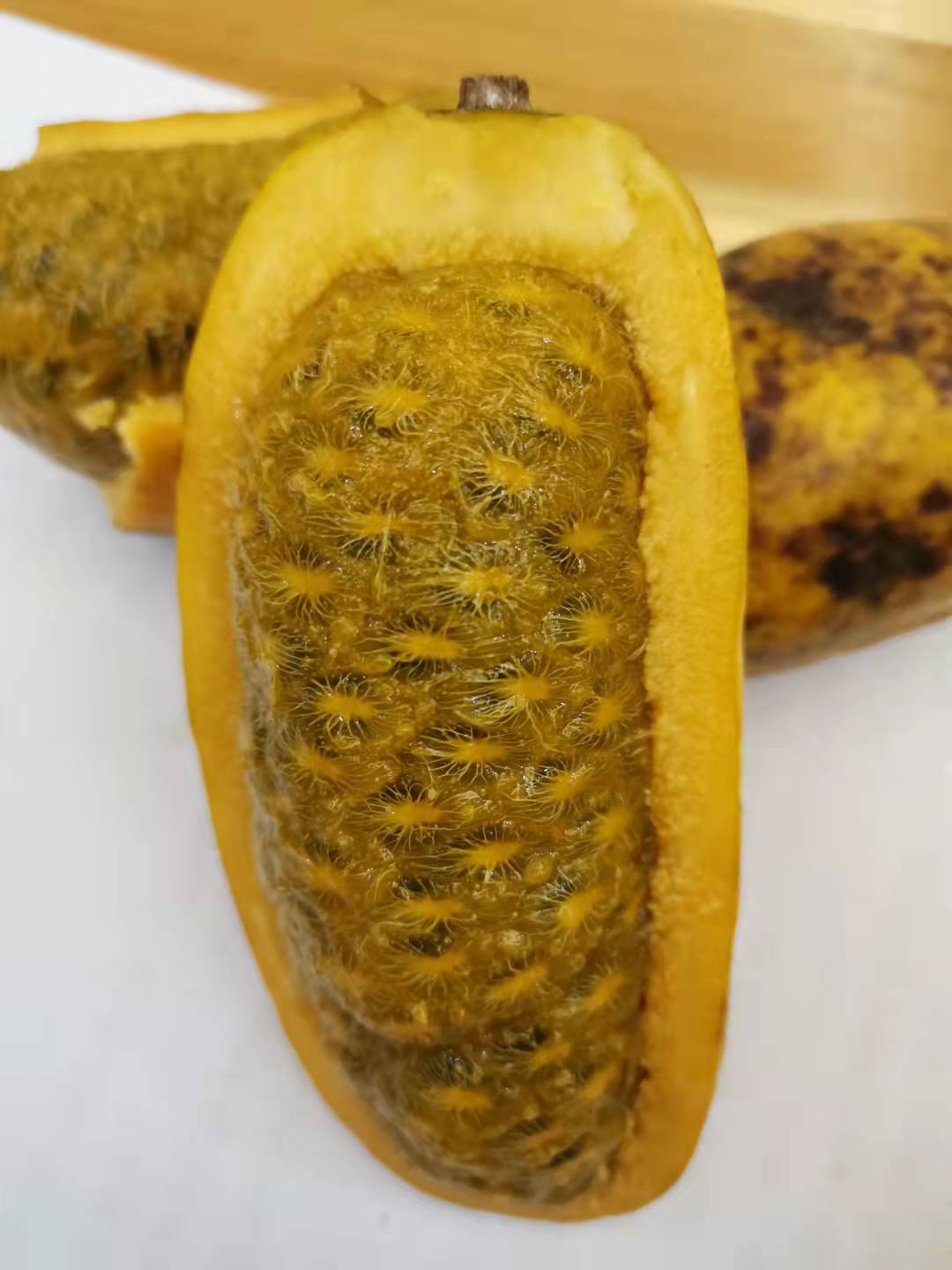 新鲜九月黄水果大果拿藤果木通野果牛卵坨八月瓜野香蕉八月炸包邮