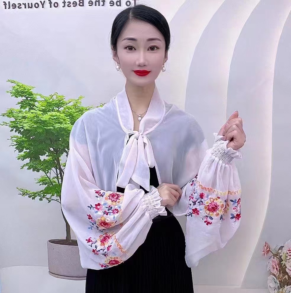 【包邮】骑开车防晒披肩女春夏薄款透气丝巾沙滩巾遮阳刺绣防晒衣