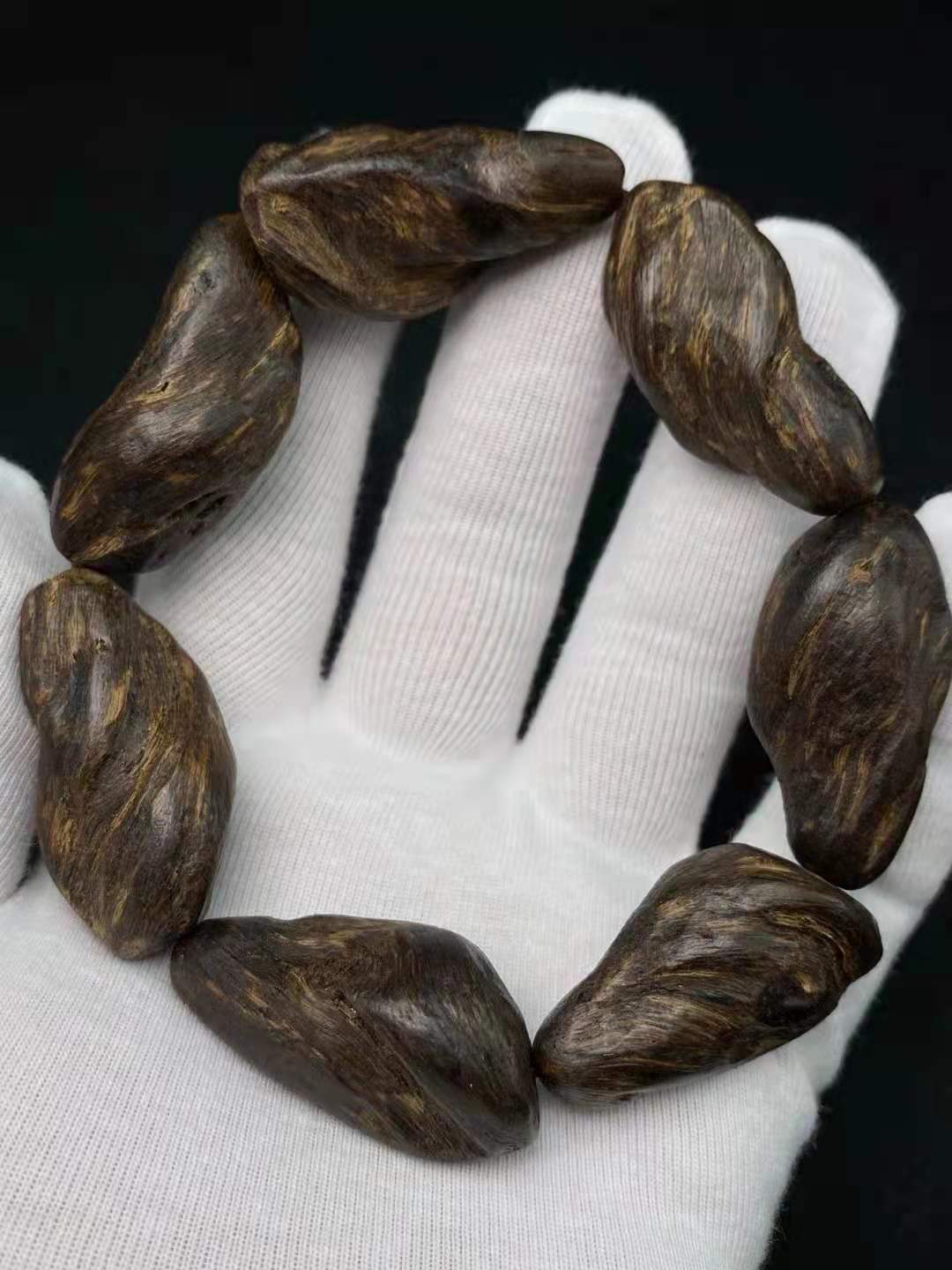 厂家直购海南虫漏老料沉香天然随形手串男女手串佛珠手链