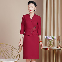 秋季新款高端气质红色假两件连衣裙蕾丝边V领显瘦妈妈装一件代发