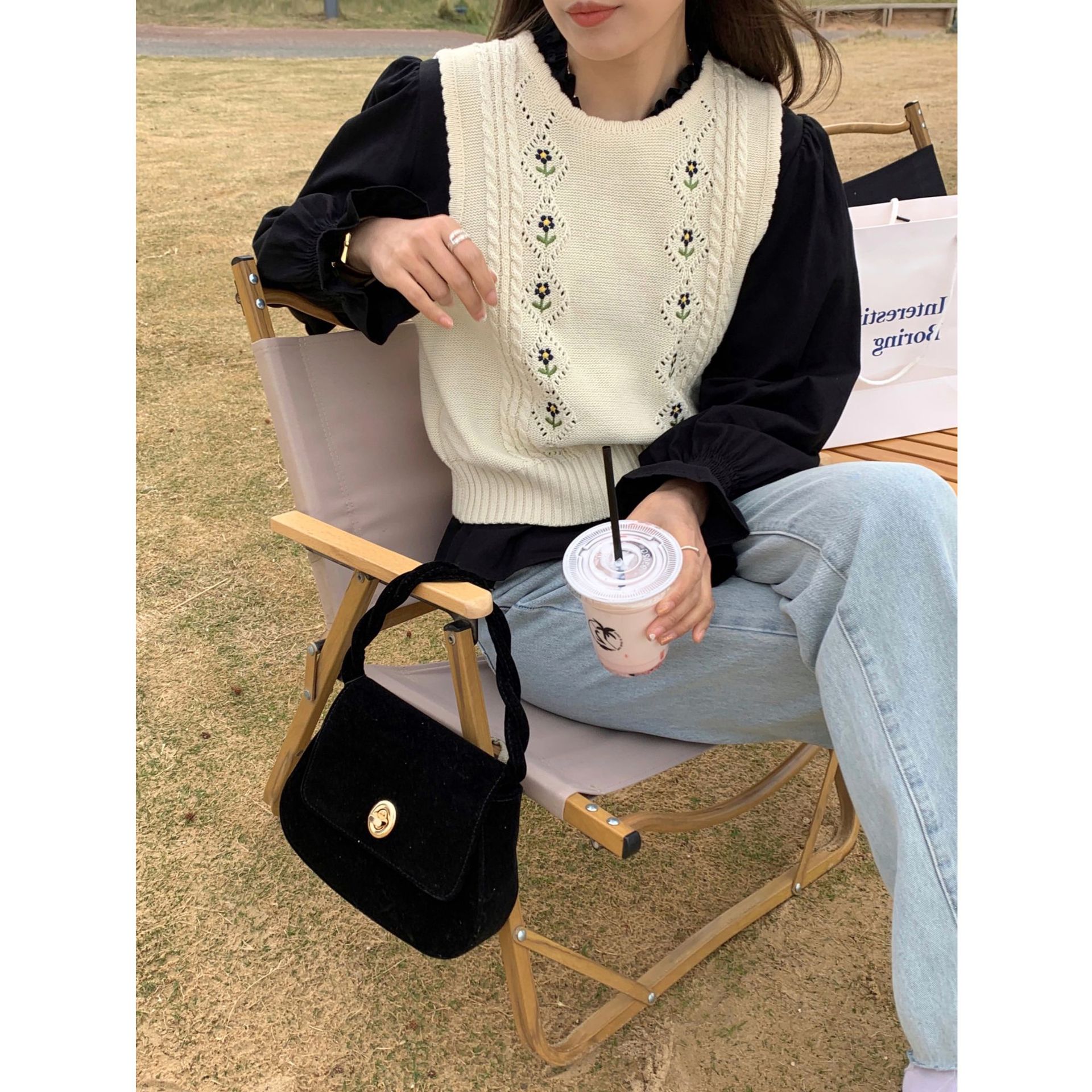 ok好好 米白色小花针织马甲女2022春季新款宽松韩版马夹叠穿上衣