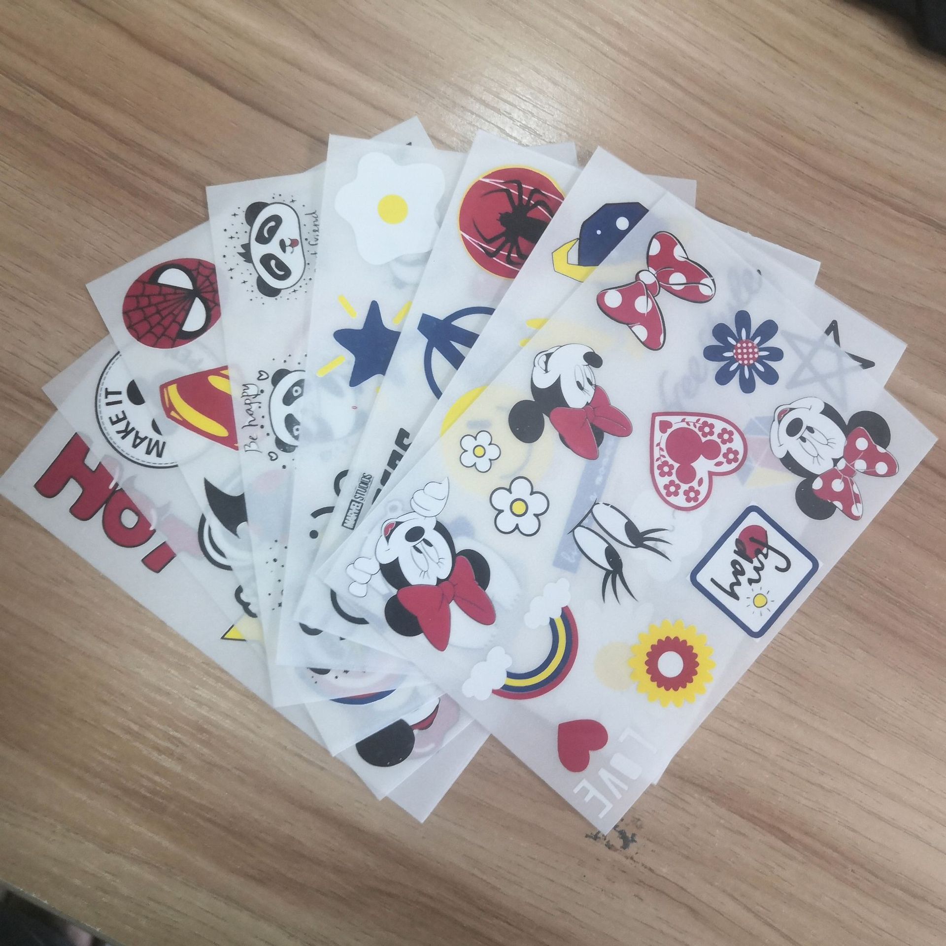 uv弹性冷转印贴定制刮刮贴感压贴定做布料塑胶皮革压力感应贴