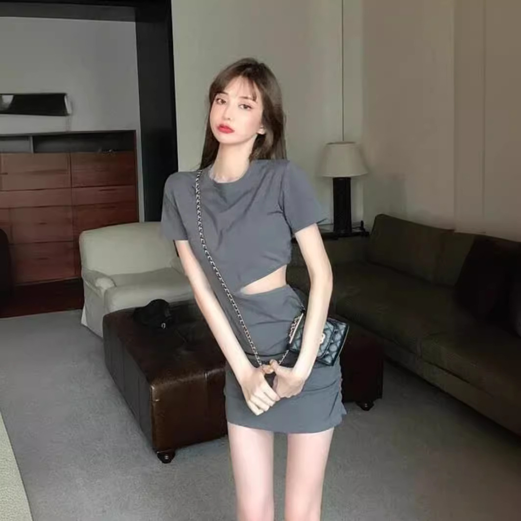 2024新款性感露腰修身短袖连衣裙女夏装纯色高腰褶皱包臀短裙女装