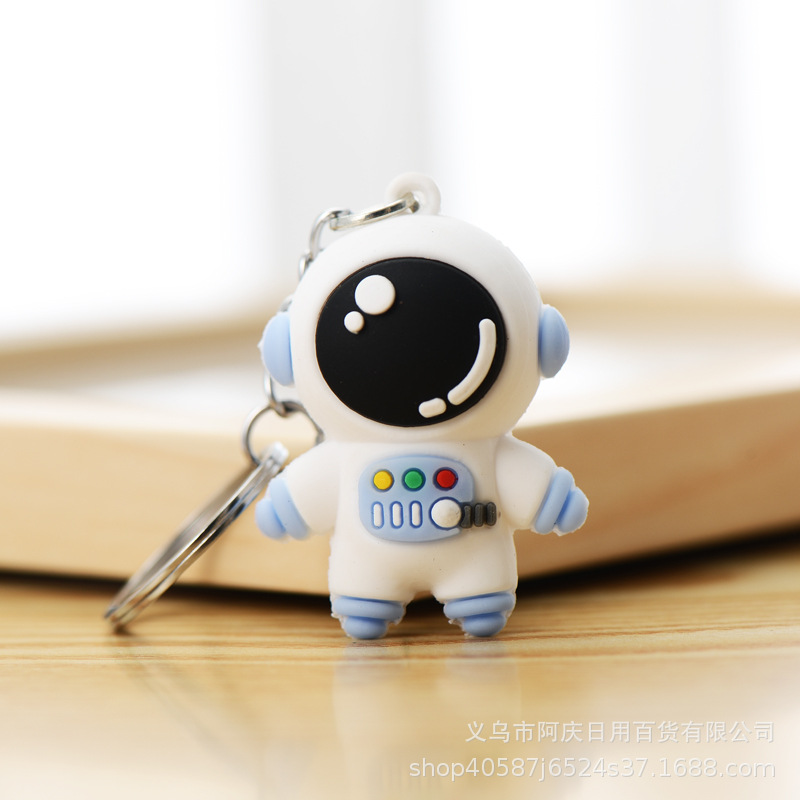 Online Influencer Cute Spaceman Astronaut Keychain Pendant Bag Fashion Accessories Small Gift Car Key Chain