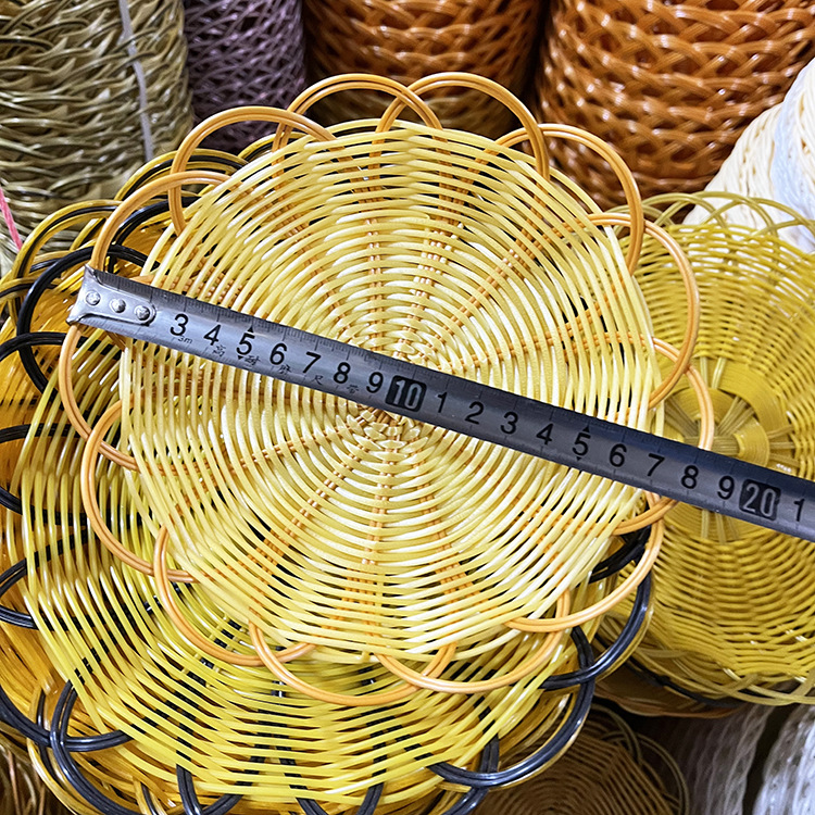 供应编织盘子饭馆饼盘子仿藤条筐子餐厨用品五元至多元店百货批发