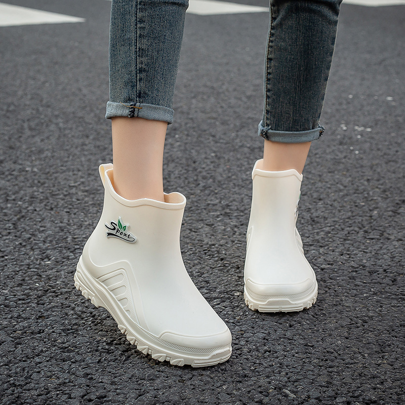 新款四季百搭女士雨鞋冬季加棉保暖女雨靴厨房短筒防水雨胶鞋代发