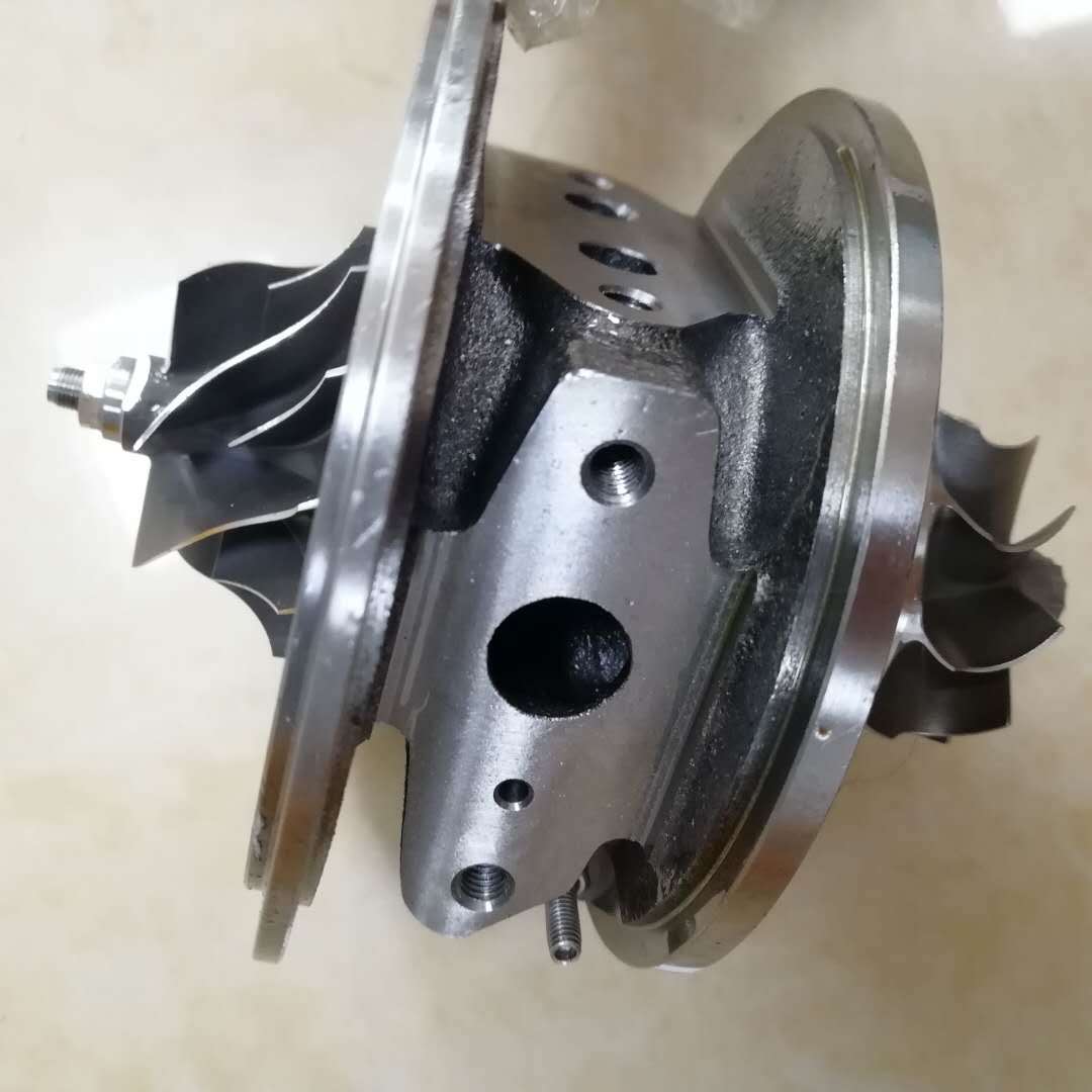 批发汽车零件17201-0l070 涡轮增压器总成5轴用于hilux fortuner