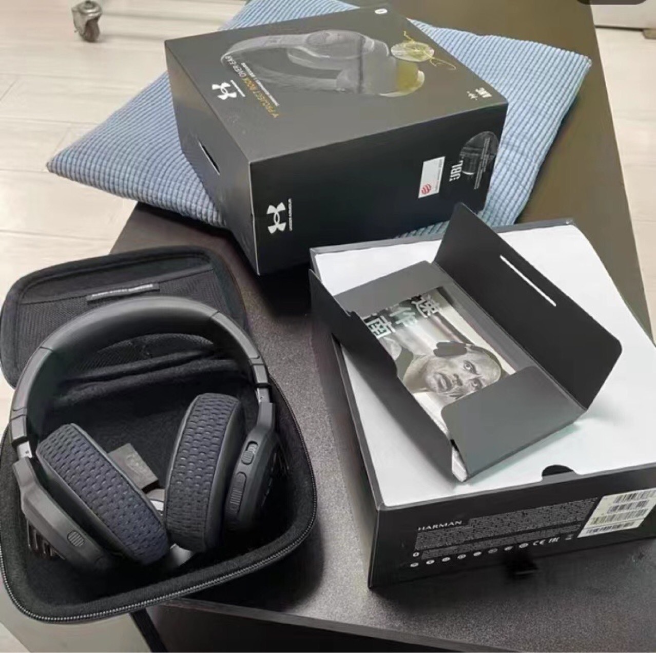 跨境适用jb-l牛头安德玛头戴式无线运动降噪蓝牙耳机巨石强森联名