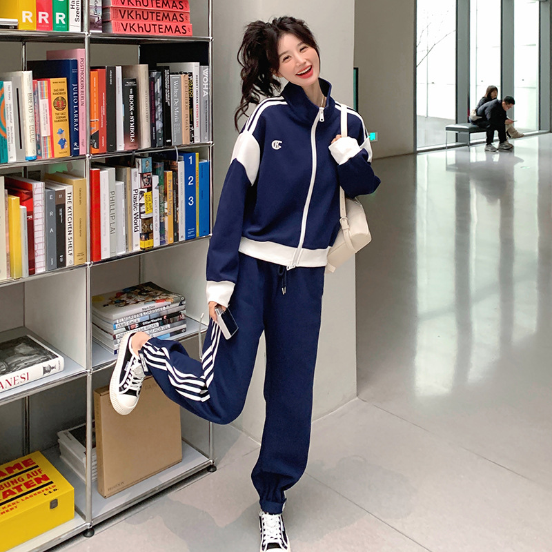 运动套装女冬季图片