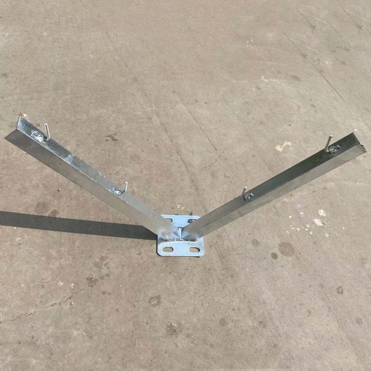 热镀锌v型支架刀片刺绳支架 刀片刺绳滚笼立柱飞机场围栏立柱