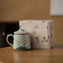 手绘冰裂荷花马克杯中式釉下彩陶瓷茶水分离杯马克杯茶叶罐礼盒装