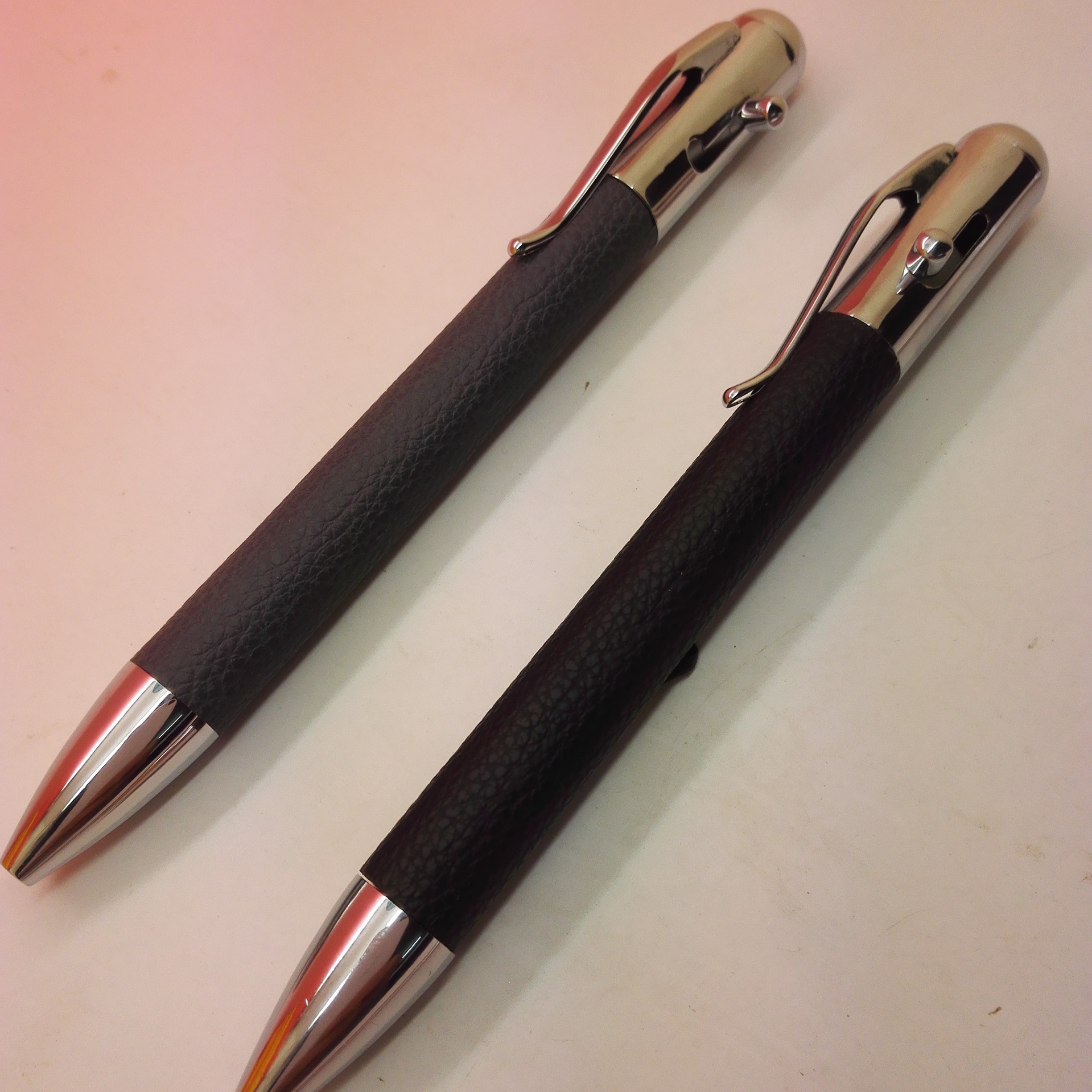 广东江门笔厂供应枪笔枪型金属笔子弹型圆珠笔