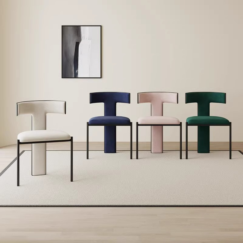 意式餐椅家用高级感设计师款化妆凳轻奢极简咖啡厅实木餐桌椅子
