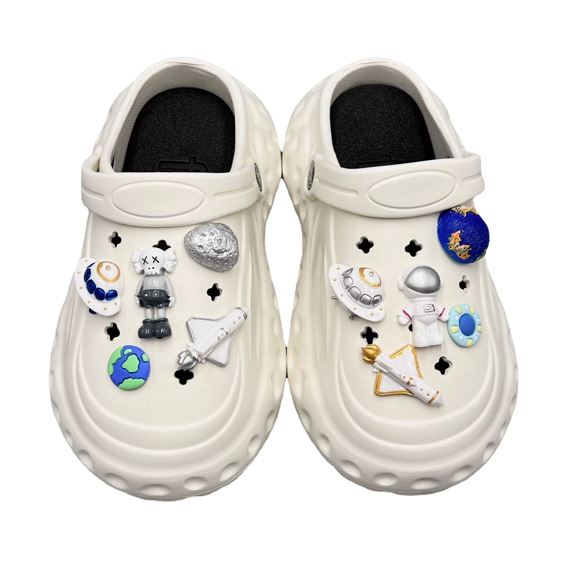 Hole Shoes Accessories DIY Shoe Buckle Planet Spaceman Robot Astronaut All-Match Accessories Cute Personality Shoe Ornament