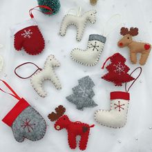 跨境羊毛毡小挂件圣诞树装饰品雪花袜子手套麋鹿韩式手工diy配件