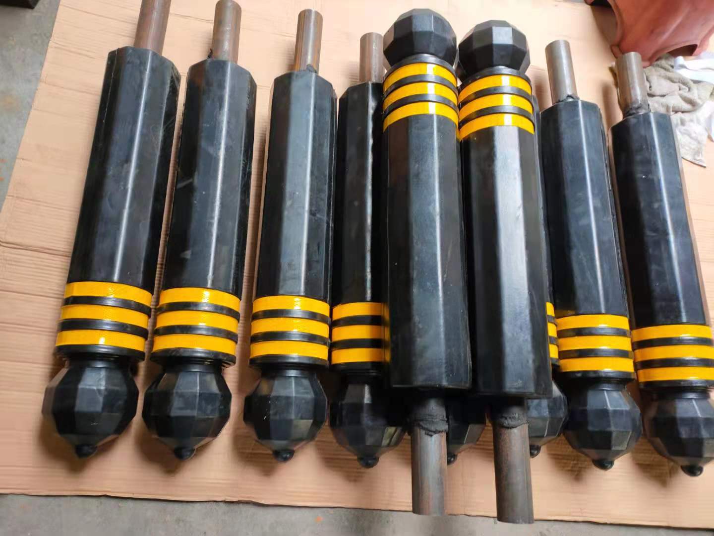 60公分预埋式橡胶警示柱弹力柱道口柱反光柱马路分道体道路隔离柱