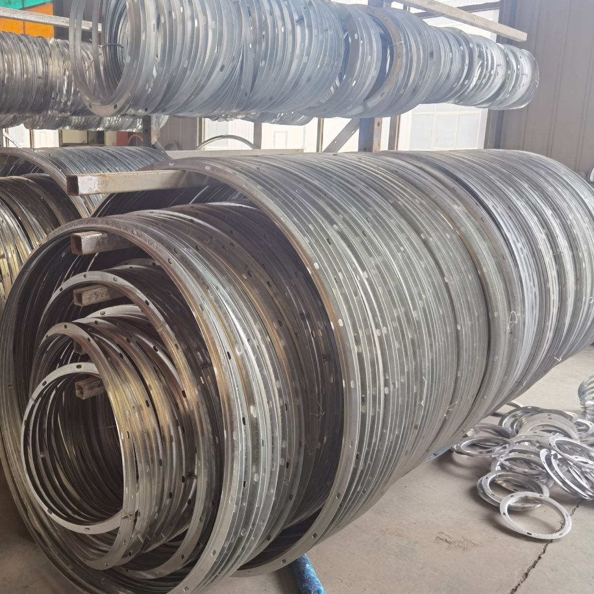 镀锌风机风管角钢法兰直销圆形风机通风管道冲压焊接法兰支持